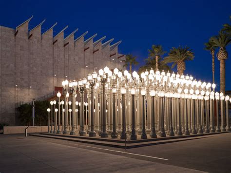 tourist landmarks near los angeles.